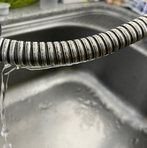 キッチンのシャワー水栓ホースから水漏れ